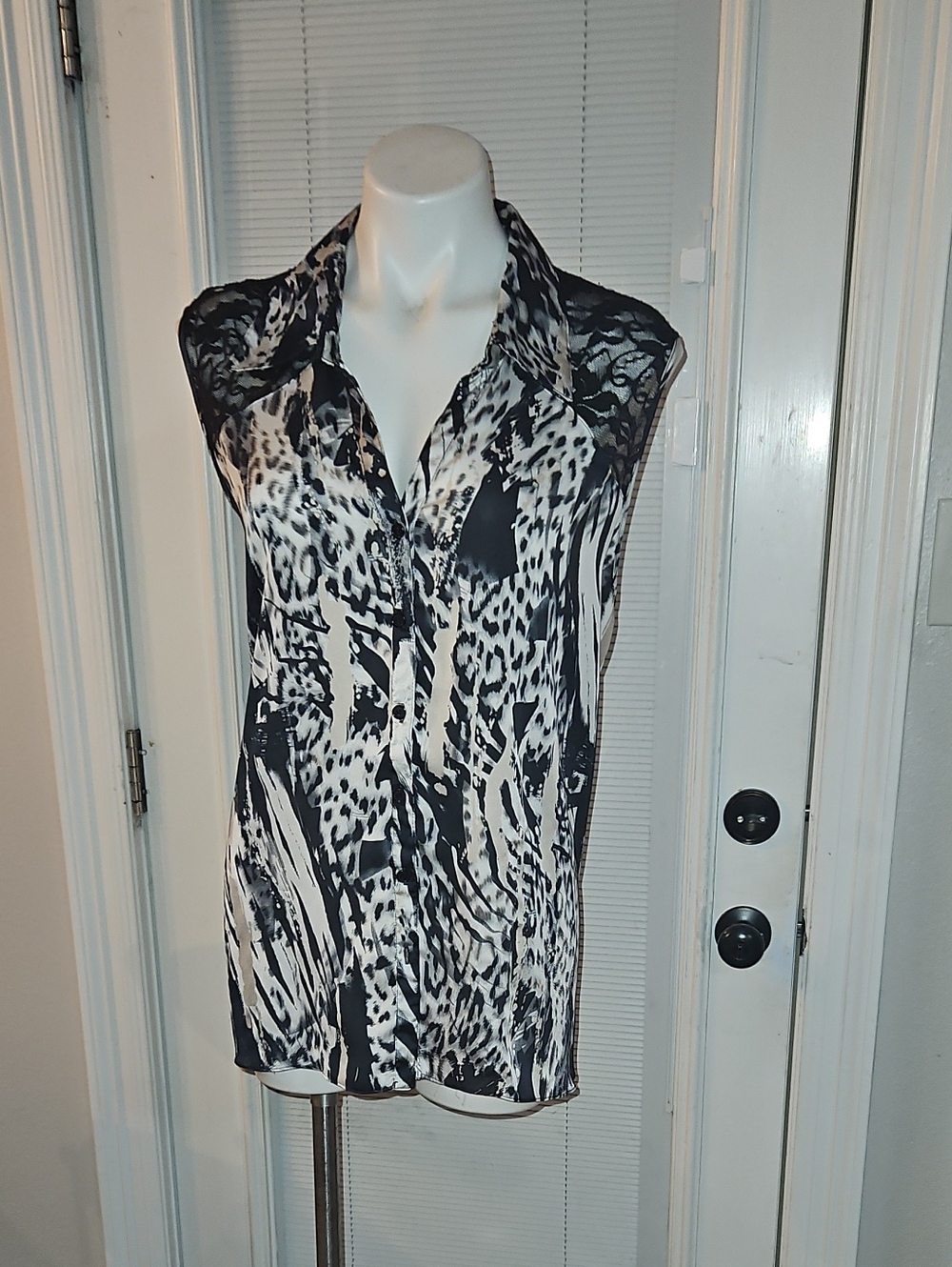Cato Black and White Animal Print Sleeveless Blouse